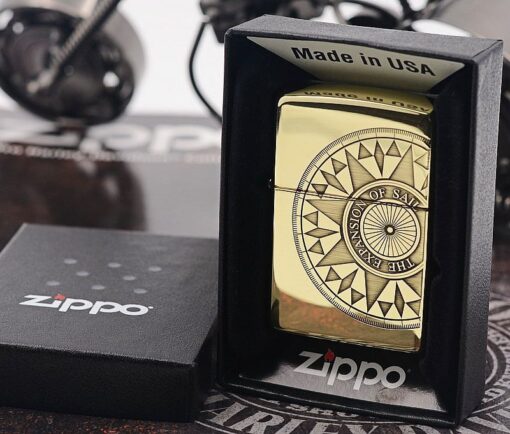 bật lửa zippo họa tiết màu vàng