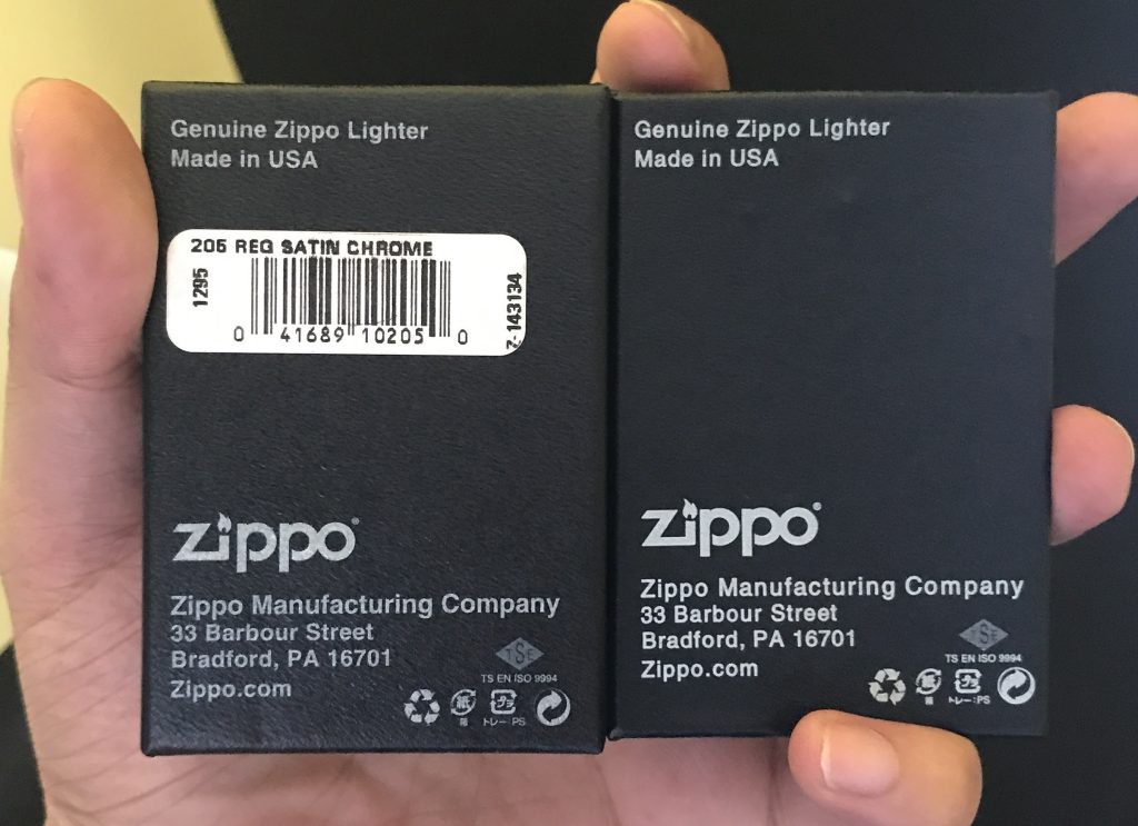 Phía sau hộp của Zippo chính hãng là mã vạch của sản phẩm, Zippo Fake không có