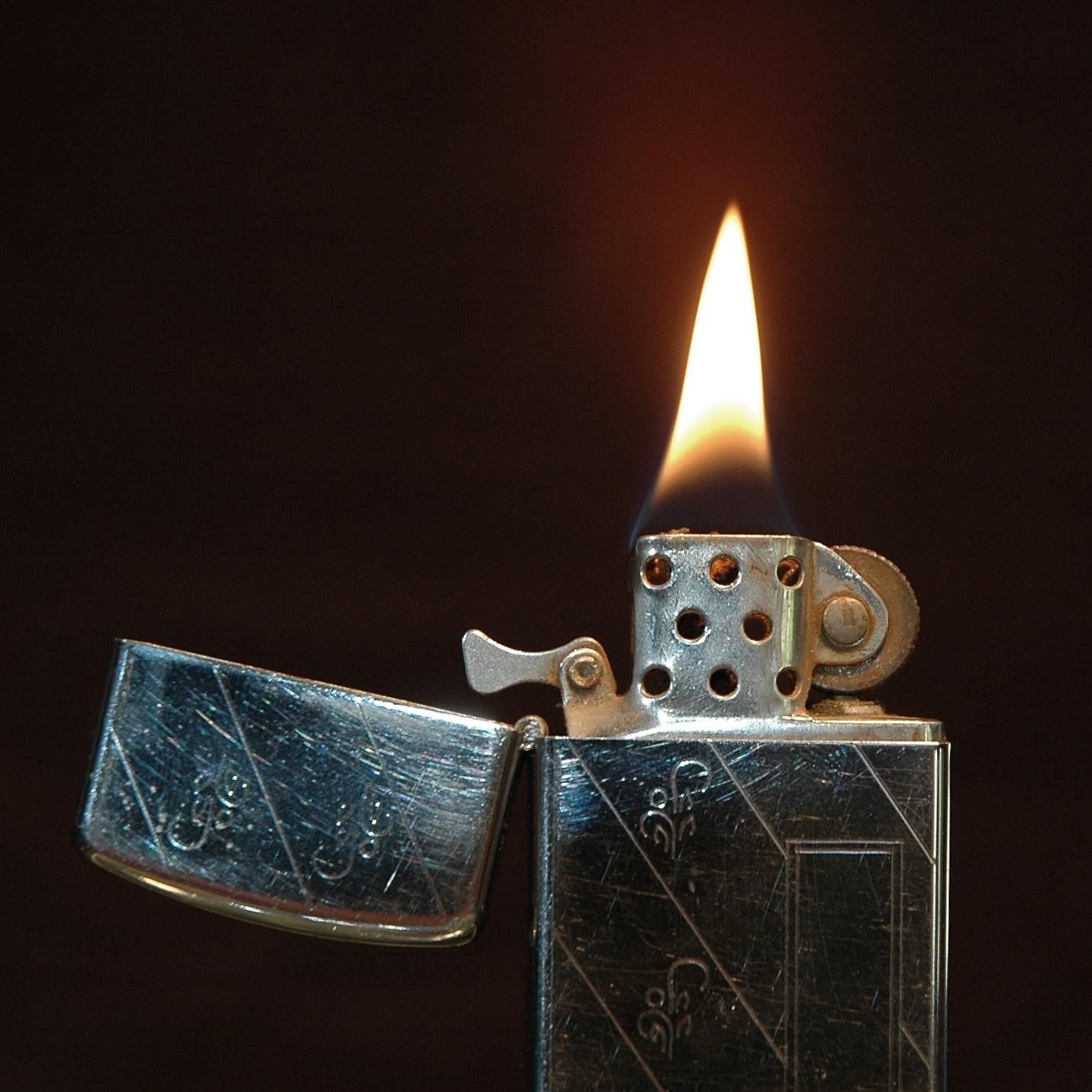 bật lửa zippo trên 14 triệu bật lửa zippo trên 14 triệu
