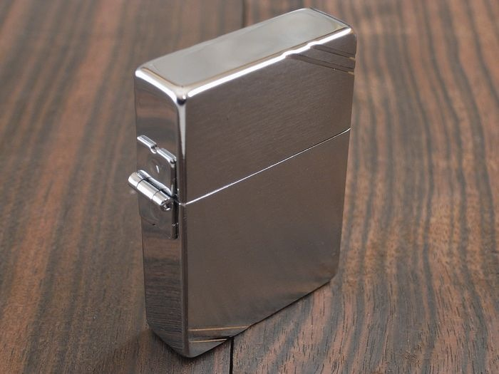 Nắp Zippo bị lỏng Nắp Zippo bị lỏng