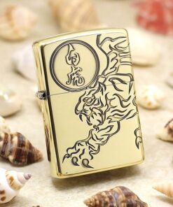 bật lửa zippo họa tiết màu vàng
