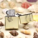 bật lửa zippo họa tiết màu vàng
