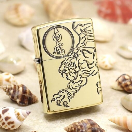 bật lửa zippo họa tiết màu vàng
