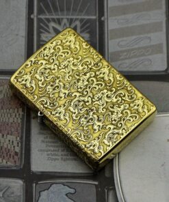 bật lửa zippo họa tiết màu vàng