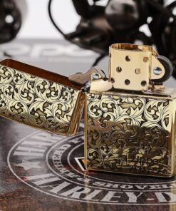 bật lửa zippo họa tiết màu vàng