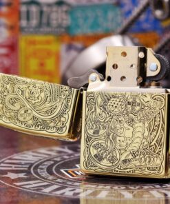 bật lửa zippo họa tiết màu vàng