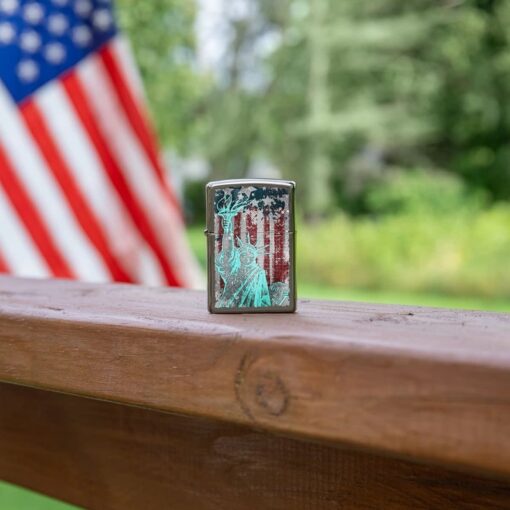 Zippo Statue Of Liberty Design - 49663 - Hình ảnh 6